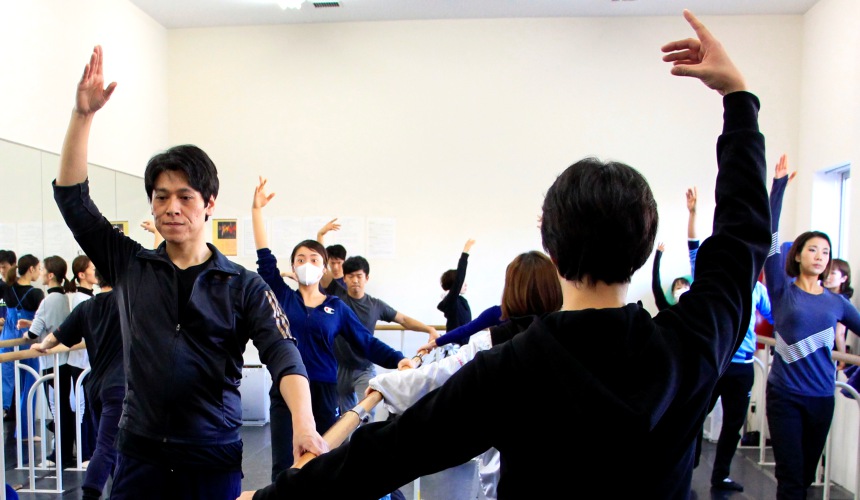 日本劇團四季演員熱身