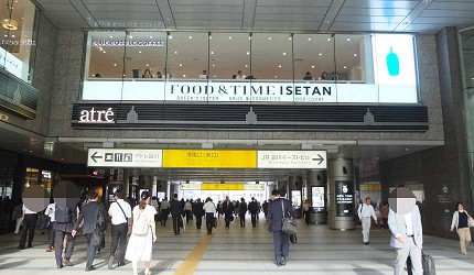 港南口(東口)有atré、藍瓶咖啡