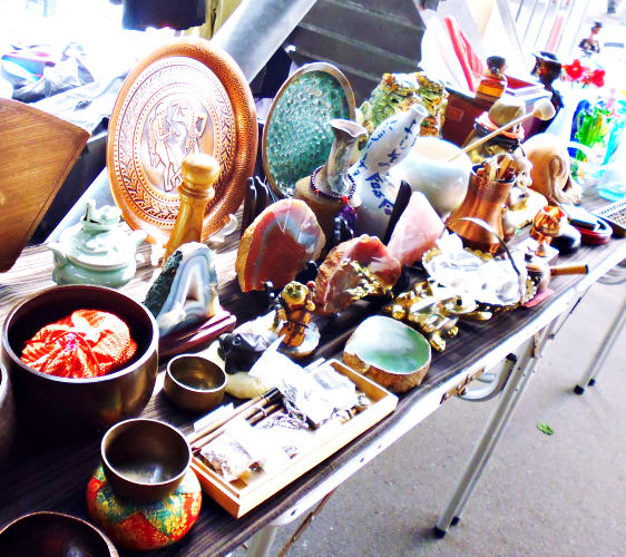 2018東京燈飾必去推薦「TOKYO MEGA ILLUMINATION」附近可逛跳蚤市場「Tokyo City Flea Market」的雜貨商品