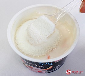 日本藥妝買膠原蛋白推薦ASTALIFT(艾詩緹)的「精純膠原蛋白」加入優格第二步