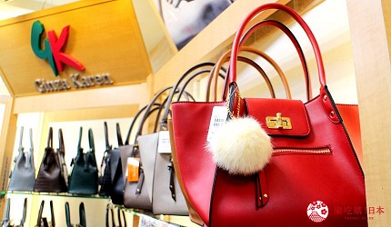 東京銀座人氣行李箱、包包專賣店「Ginza Karen」的店內的包包商品