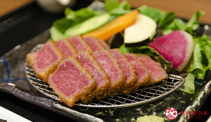 新宿必吃炸牛排专门店推荐「牛かつ あおな」的A5 顶级沙朗和牛套餐(A5 特选黒毛和牛霜降りサーロイン)套餐近照