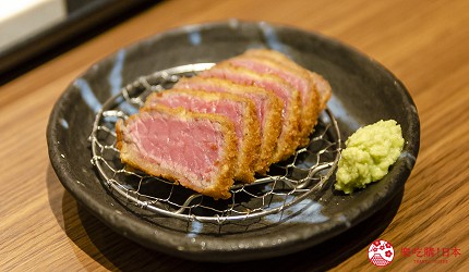 新宿必吃炸牛排专门店推荐「牛かつ あおな」的炸牛排铁板定食套餐(牛カツ&鉄板コンボ定食)套餐的四种调味料