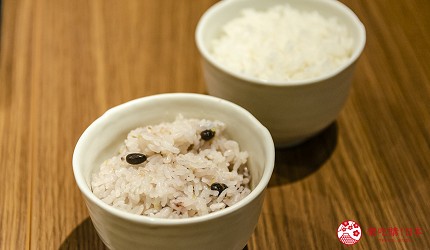 新宿必吃炸牛排专门店推荐「牛かつ あおな」的炸牛排铁板定食套餐(牛カツ&鉄板コンボ定食)套餐的米饭