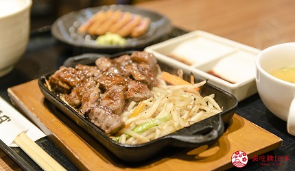 新宿必吃炸牛排专门店推荐「牛かつ あおな」的炸牛排铁板定食套餐(牛カツ&鉄板コンボ定食)套餐的铁板烧