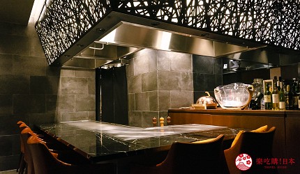 东京银座和牛铁板烧「しろや银座亭」店内吧台一景