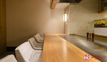 东京银座和牛铁板烧「しろや银座亭」店内吧台座位